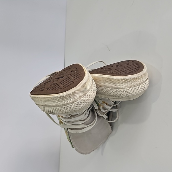 Converse High-Top Sneakers with Green and Yellow Accents - Picture 6 of 9